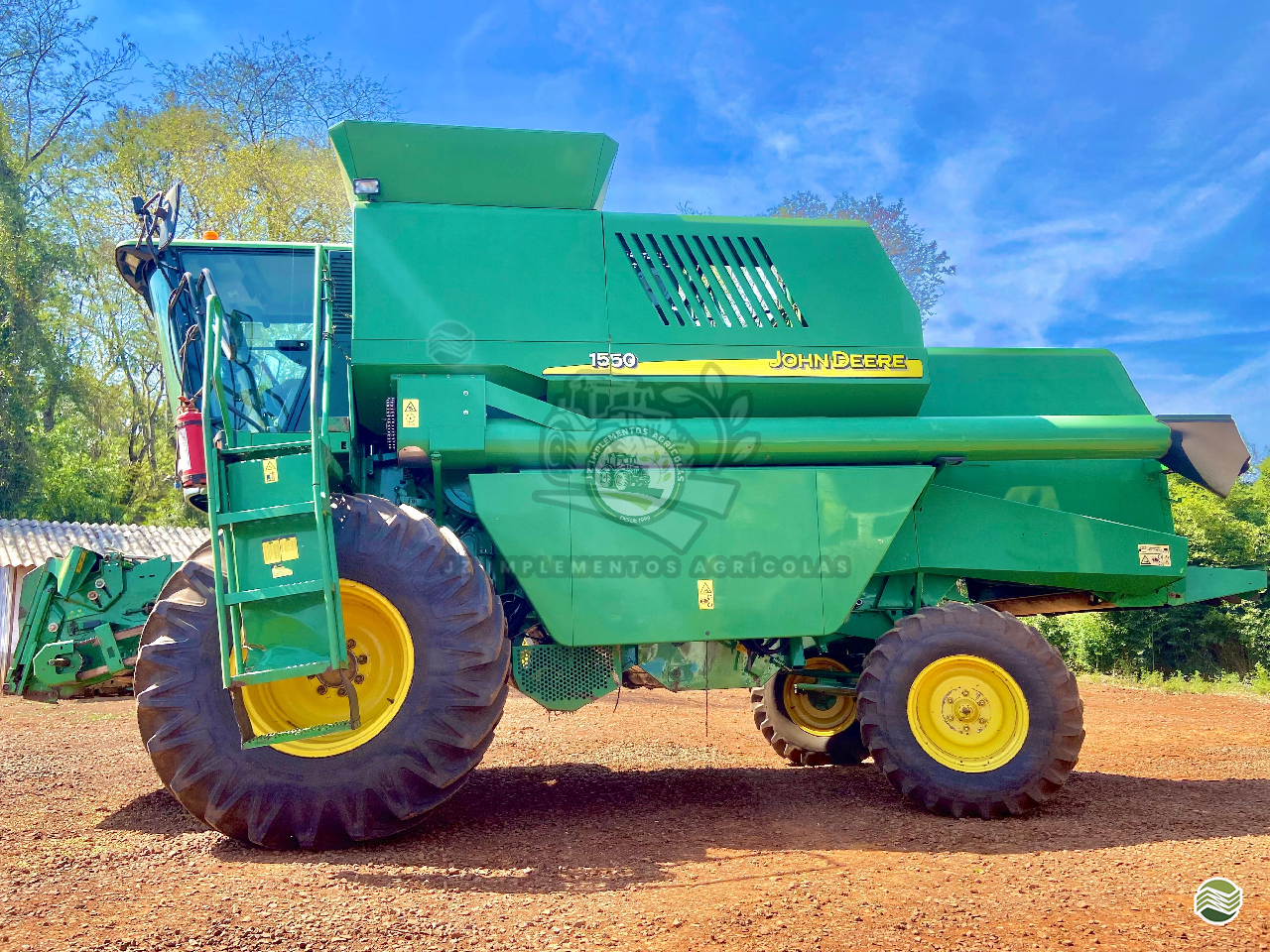 COLHEITADEIRA JOHN DEERE JOHN DEERE 1550 JZ Implementos Agrícolas TOLEDO PARANÁ PR
